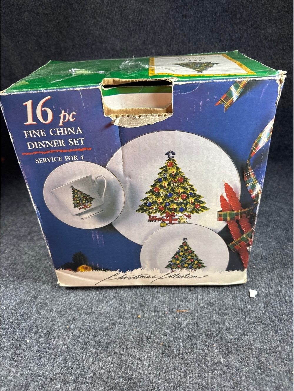 Seagull Christmas Tree Fine China 16 Piece Dinnerware Set Service for 4 Boxed